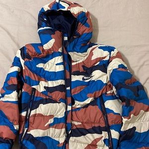 Rare color way Nike Sportswear Windrunner Down Fill Puffer Camo Jacket